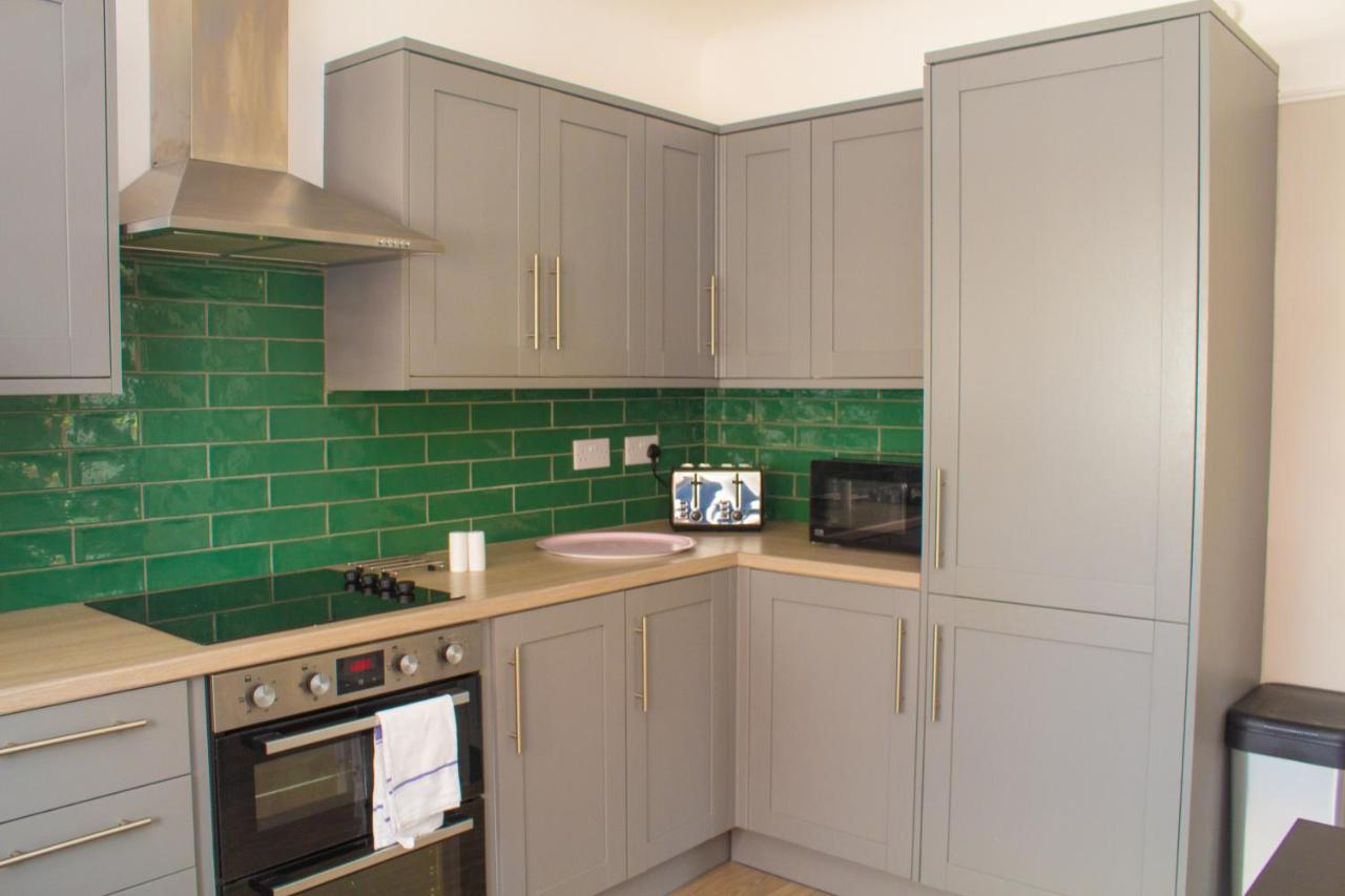 Cosy 3Bed Bungalow In West Kirby, Free Parking Frankby ภายนอก รูปภาพ