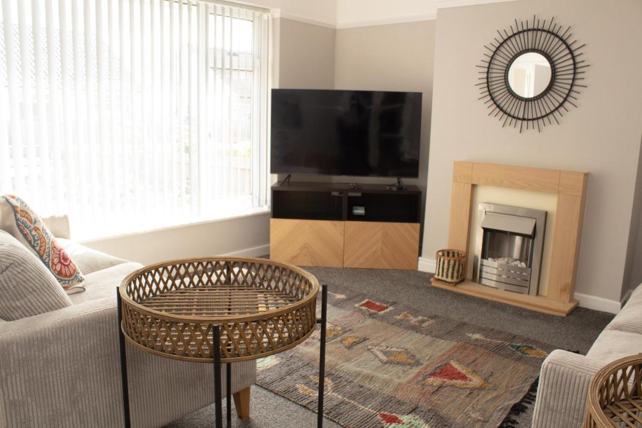 Cosy 3Bed Bungalow In West Kirby, Free Parking Frankby ภายนอก รูปภาพ