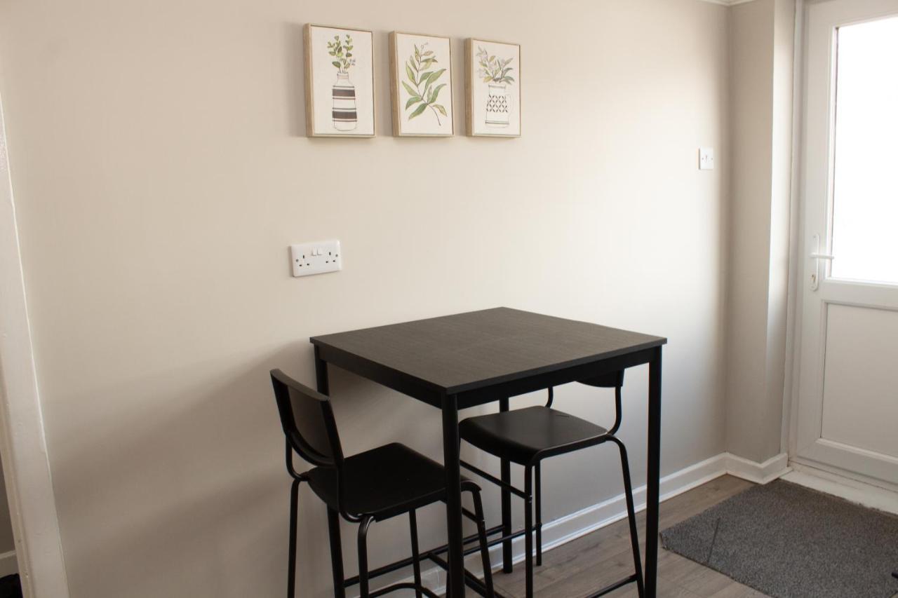 Cosy 3Bed Bungalow In West Kirby, Free Parking Frankby ภายนอก รูปภาพ
