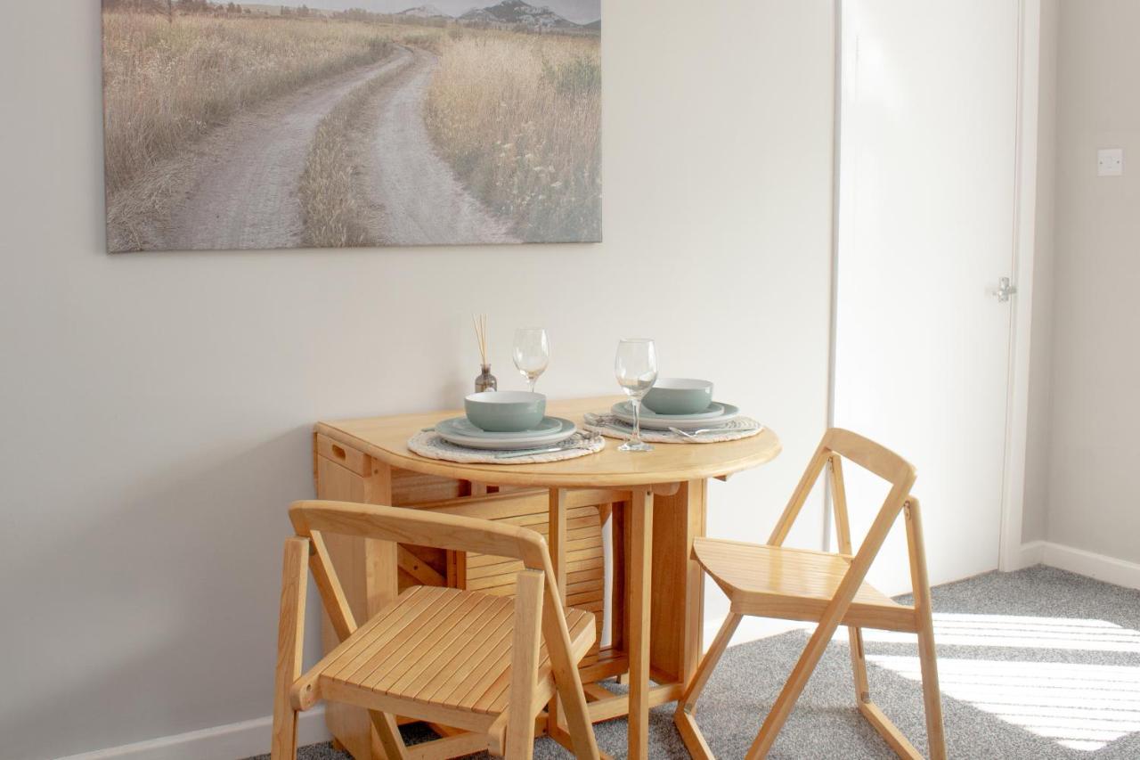 Cosy 3Bed Bungalow In West Kirby, Free Parking Frankby ภายนอก รูปภาพ