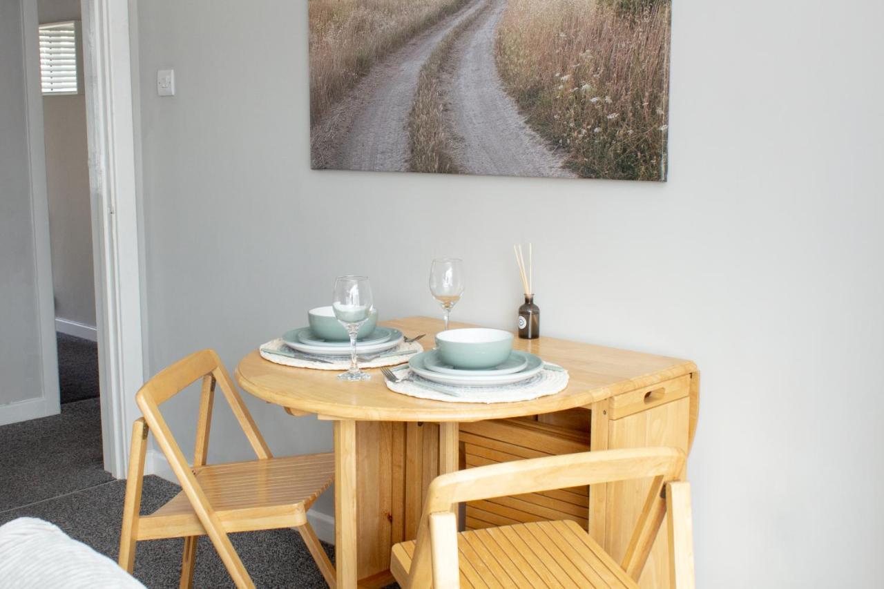 Cosy 3Bed Bungalow In West Kirby, Free Parking Frankby ภายนอก รูปภาพ