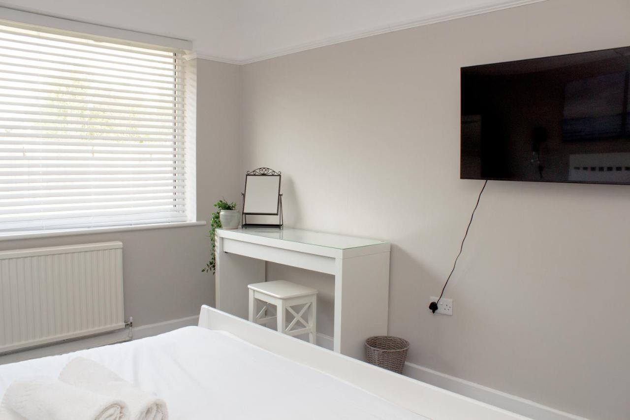 Cosy 3Bed Bungalow In West Kirby, Free Parking Frankby ภายนอก รูปภาพ