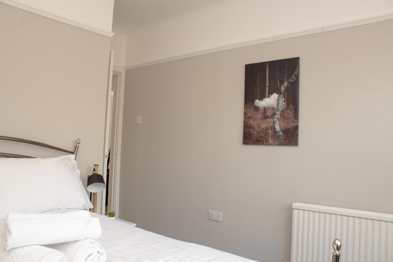 Cosy 3Bed Bungalow In West Kirby, Free Parking Frankby ภายนอก รูปภาพ