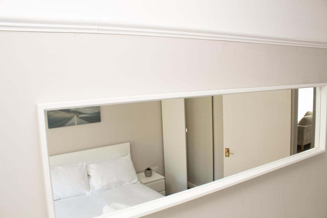 Cosy 3Bed Bungalow In West Kirby, Free Parking Frankby ภายนอก รูปภาพ